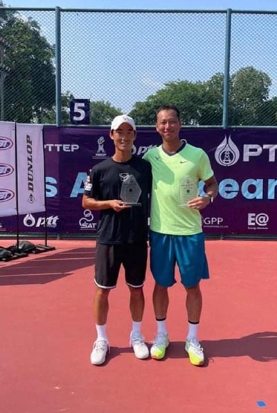 안성시청 김청의 선수(사진 왼쪽),Yan Bai(중국) 선수(사진 오른쪽)