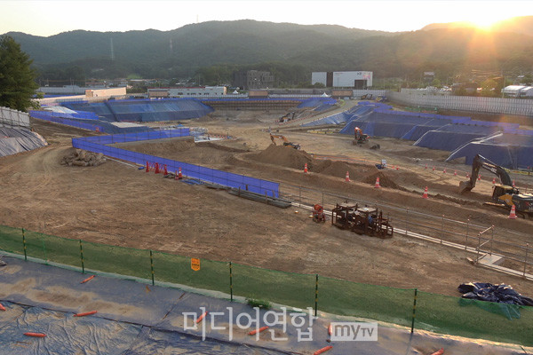 대형건설사인 H건설이 이천시 증일동에 조성하는 아파트 공사현장(2단지) ⓒ미디어연합